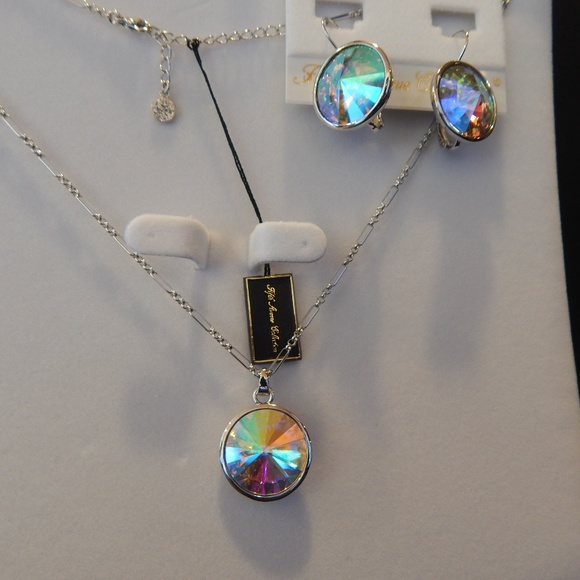 Fifth Avenue Collection Jewelry - Fifth Avenue "Fashionomics" Necklace & Earring Set
